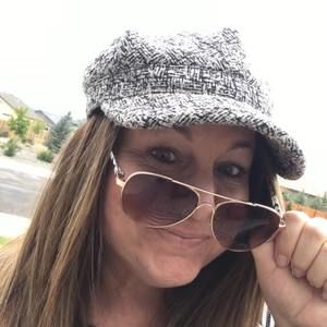 Meet your Posher, Debbie